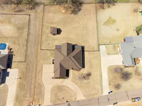 14373 Cottonwood Dr, Edmond, OK 73025