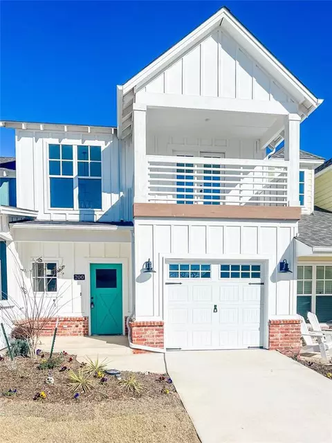 700 Harbor Town Dr, Edmond, OK 73034