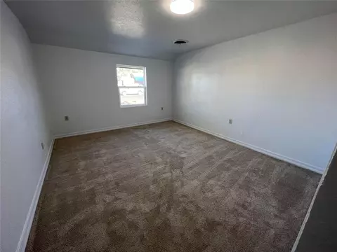 910 N Beaver St, Guymon, OK 73942 photo 5