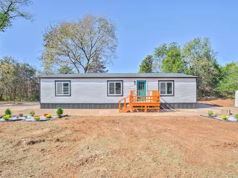 7900 Pine Ridge Rd, Noble, OK 73068