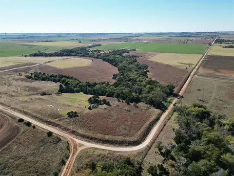 690 E 2470 Caywood Farm 7 Rd, Canton, OK 73724