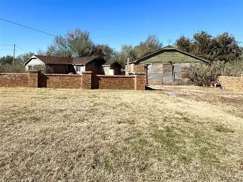610 High St, Ninnekah, OK 73067