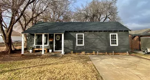 1215 W 1st St, Elk City, OK 73644