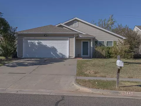 2440 Waterleaf Dr, Norman, OK 73069