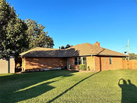 611 S Leach, Watonga, OK 73772