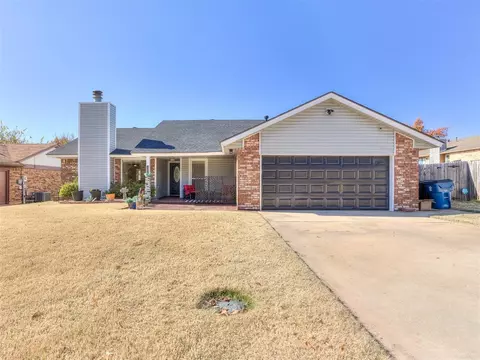 3209 Woodside Dr, Midwest City, OK 73110