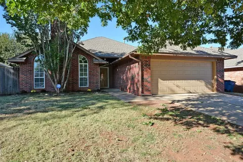 505 Old English Rd, Edmond, OK 73003