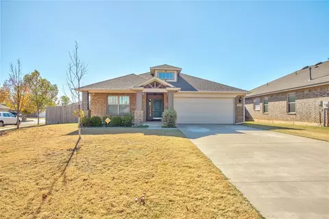 3525 Piney River Dr, Yukon, OK 73099