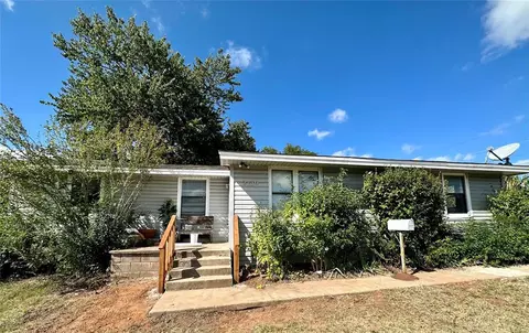 2130 S 10th St, Chickasha, OK 73018