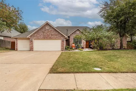 2808 N Ashecroft Dr, Edmond, OK 73034