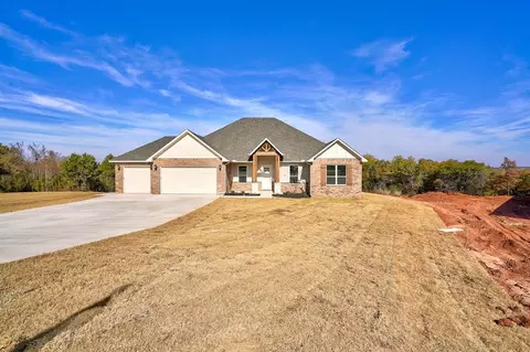 700 Canyon Creek Ln, Guthrie, OK 73044