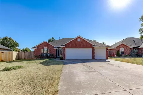 1116 S Douglas Dr, Mustang, OK 73064