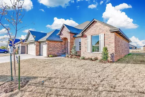 9317 NW 84th Ter, Yukon, OK 73099