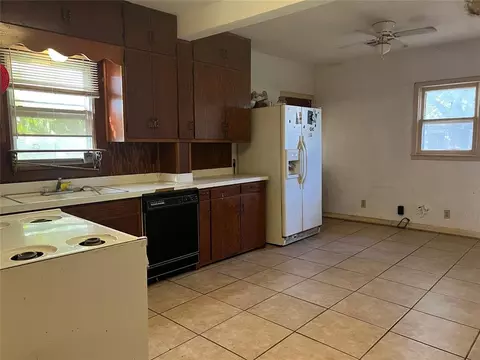 719 E Pecan St, Altus, OK 73521 photo 10