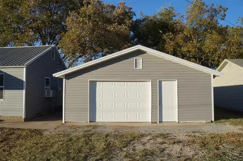 313 Crenshaw, Wayne, OK 73095 photo 2