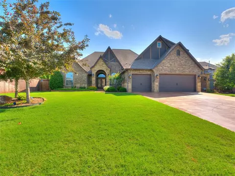 716 Bayonne Brg, Edmond, OK 73034
