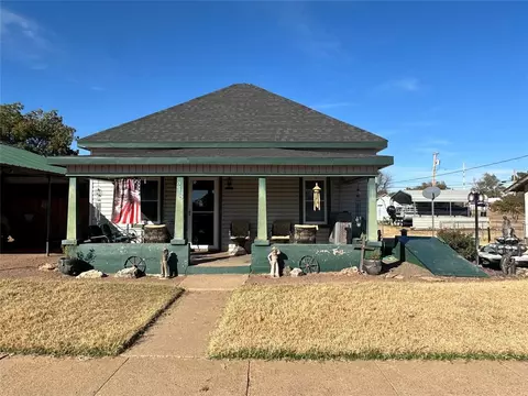 218 E Hollis St, Hollis, OK 73550