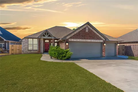 1321 Sonoma Lakes Blvd, Moore, OK 73160