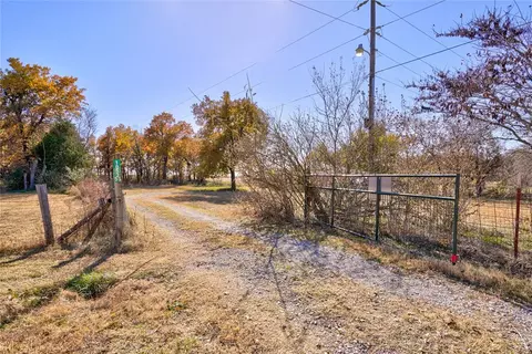 105355 S Gary Dr, Mcloud, OK 74851 photo 2