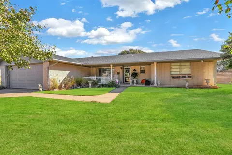 101 Kelly Ave, Elk City, OK 73644
