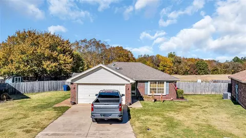 1307 S Prospect Cir, Wynnewood, OK 73098