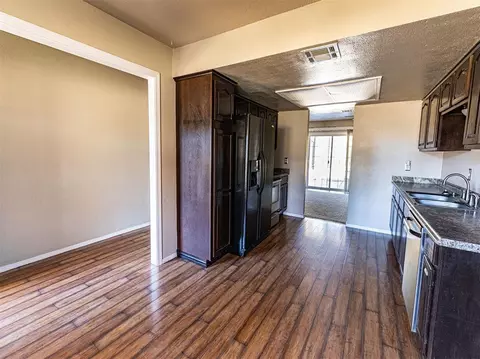 102 Oakleaf St, Mcloud, OK 74851 photo 4