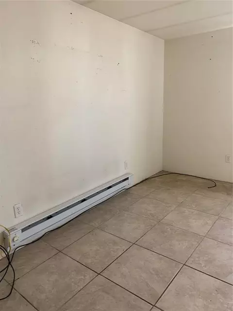207 E Albertoney Ave, Binger, OK 73009 photo 7