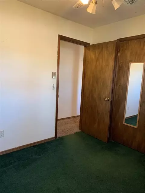 207 E Albertoney Ave, Binger, OK 73009 photo 27