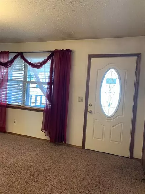 207 E Albertoney Ave, Binger, OK 73009 photo 14