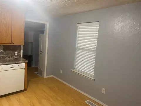 205 E Maple, Noble, OK 73068 photo 4