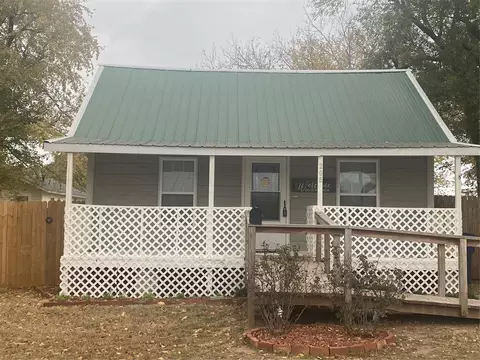 205 E Maple, Noble, OK 73068 photo 2