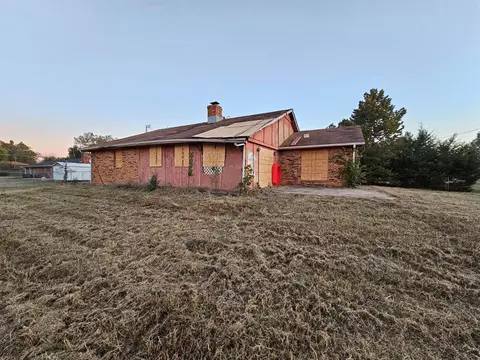 42702 Stout Dr, Tecumseh, OK 74873