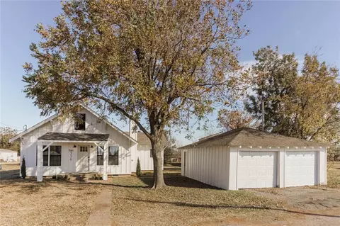 316 S 2nd St, Cashion, OK 73016