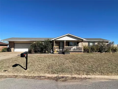 603 N Stanley Ave, Hinton, OK 73047