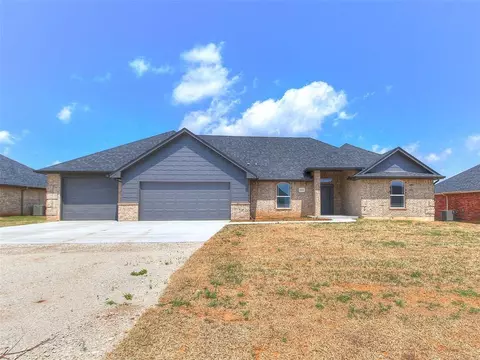 2214 E Iron Tire Dr, Stillwater, OK 74074