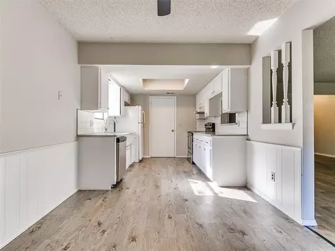 421 Brighton Dr, Edmond, OK 73003 photo 10