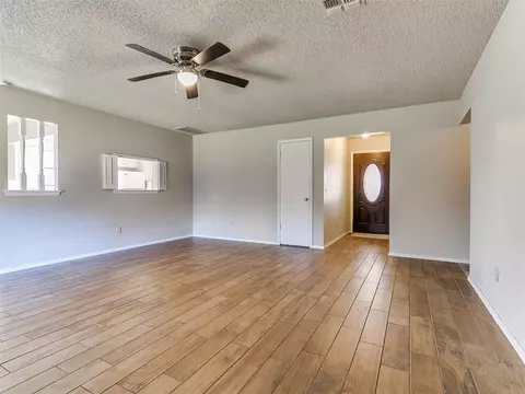 421 Brighton Dr, Edmond, OK 73003 photo 7