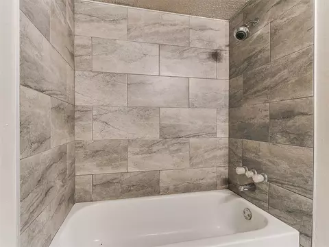 421 Brighton Dr, Edmond, OK 73003 photo 18