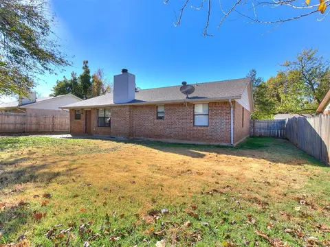 421 Brighton Dr, Edmond, OK 73003 photo 23
