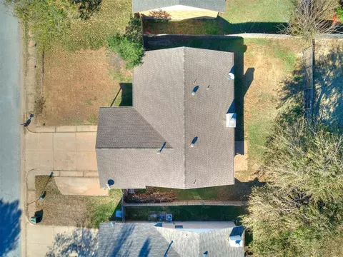 421 Brighton Dr, Edmond, OK 73003 photo 25
