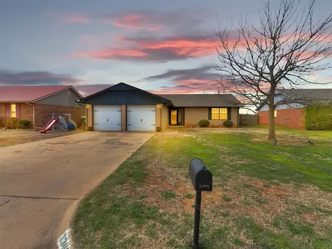 3308 S 25th Ave, Chickasha, OK 73018