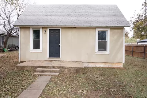 411 Jackson St, Perry, OK 73077 photo 1