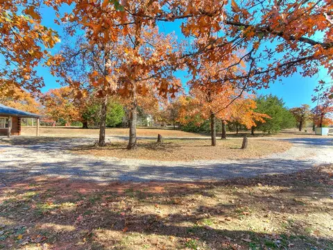 29120 Memorial Rd, Mcloud, OK 74851 photo 3