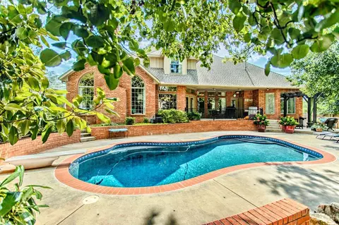 1301 Boomer Trl, Edmond, OK 73034