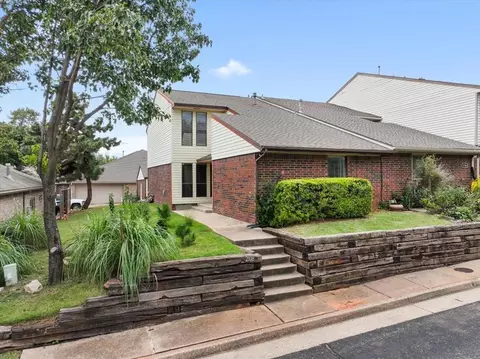 2108 Trailwood Rd, Edmond, OK 73034