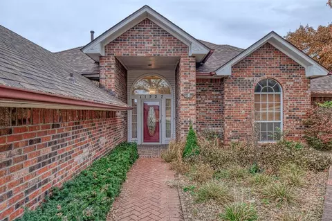 11527 Country Ln, Midwest City, OK 73130