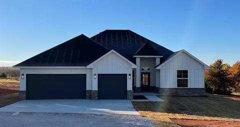 5621 Little Farms Rd, Guthrie, OK 73044