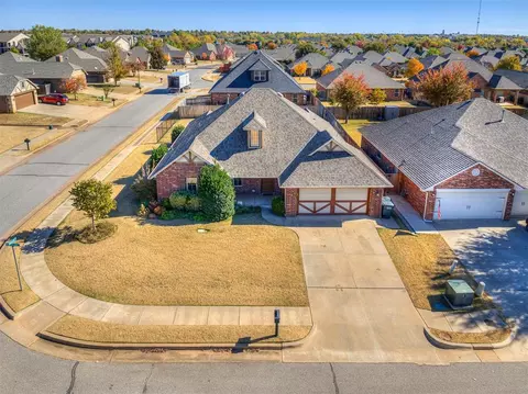 3804 Montclair Dr, Edmond, OK 73013