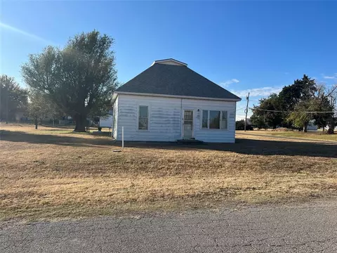 125 N Roosevelt Ave, Calumet, OK 73014