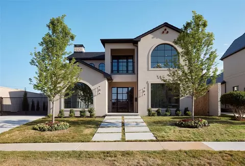 1112 Cumberland Ct, Nichols Hills, OK 73116